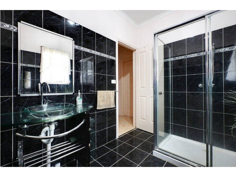 8 Kingdom Court, Roxburgh Park VIC 3064