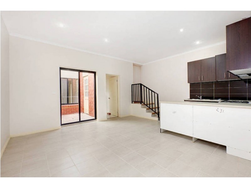 8 Kingdom Court, Roxburgh Park VIC 3064