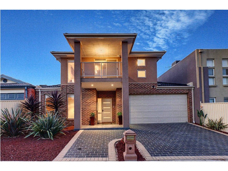 3 Flowerdale Crescent, Roxburgh Park VIC 3064