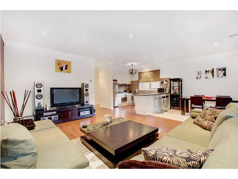 3 Flowerdale Crescent, Roxburgh Park VIC 3064