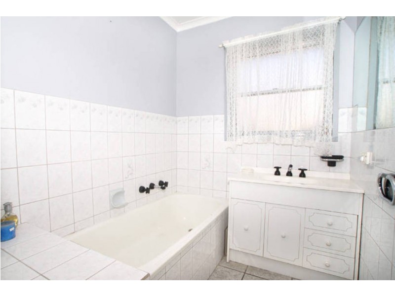 7 Fumina Court, Meadow Heights VIC 3048