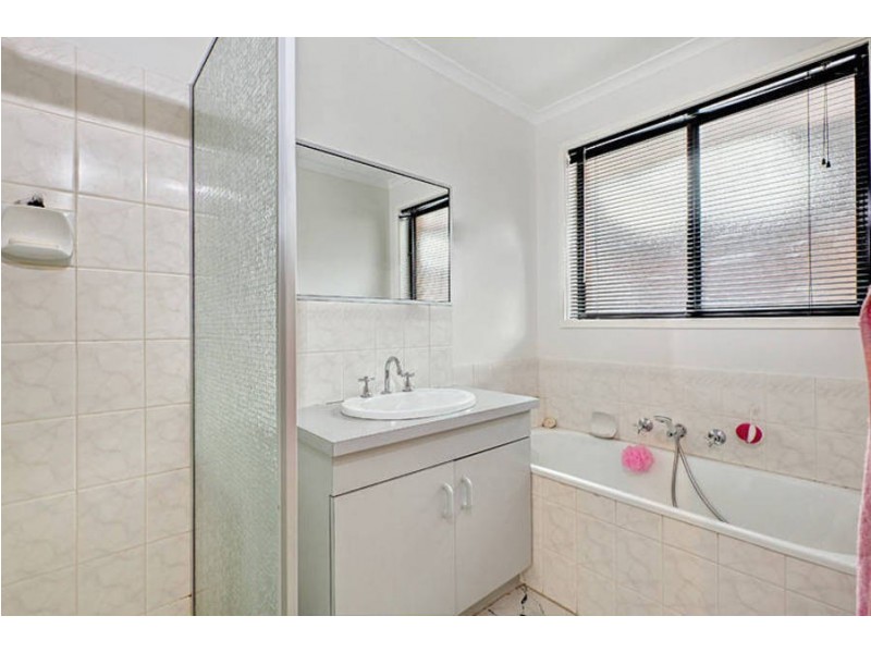 2 Banksia Place, Meadow Heights VIC 3048