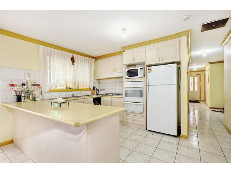 11 Bignell Court, Roxburgh Park VIC 3064