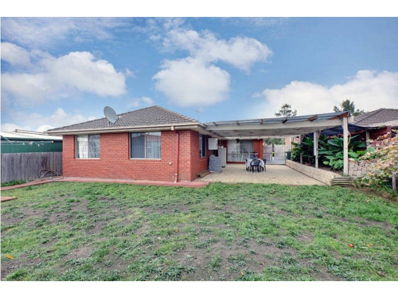 8 Shearer Place, Roxburgh Park VIC 3064