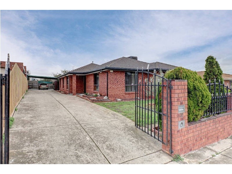 37 Pinnaroo Circuit, Meadow Heights VIC 3048