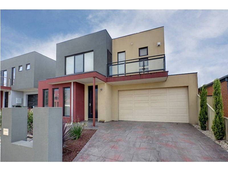 24 Flowerdale Crescent, Roxburgh Park VIC 3064