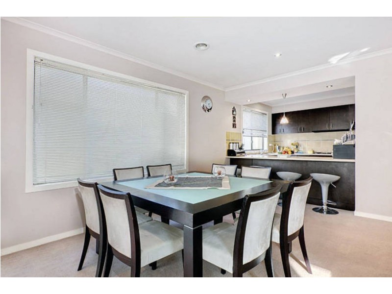 24 Flowerdale Crescent, Roxburgh Park VIC 3064