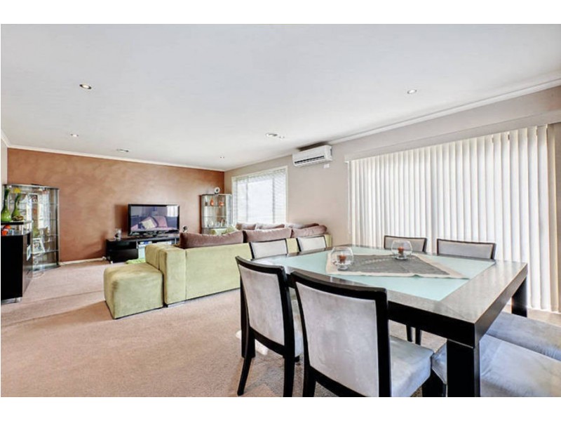 24 Flowerdale Crescent, Roxburgh Park VIC 3064