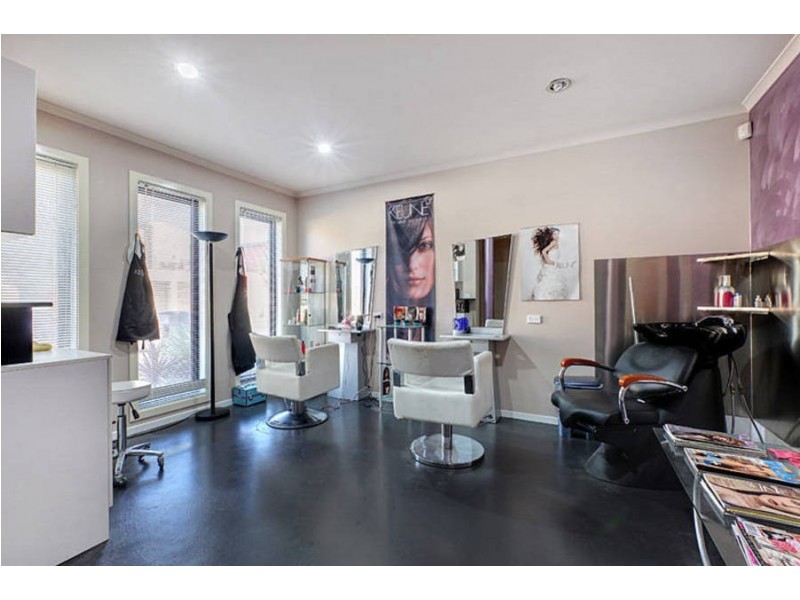 24 Flowerdale Crescent, Roxburgh Park VIC 3064