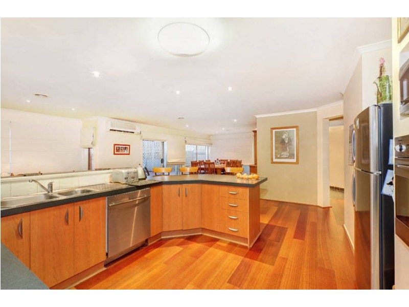 18 Stranraer Close, Greenvale VIC 3059