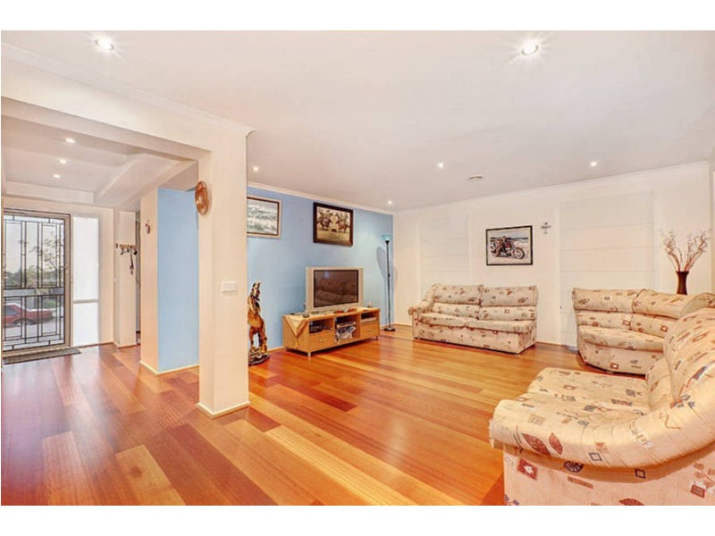 18 Stranraer Close, Greenvale VIC 3059