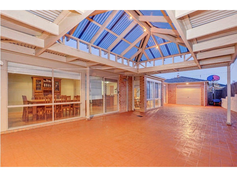 18 Stranraer Close, Greenvale VIC 3059