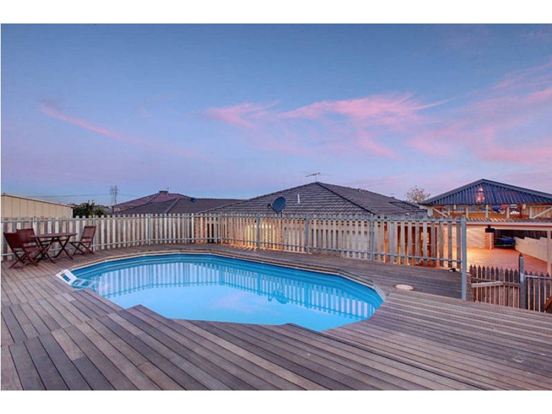 18 Stranraer Close, Greenvale VIC 3059