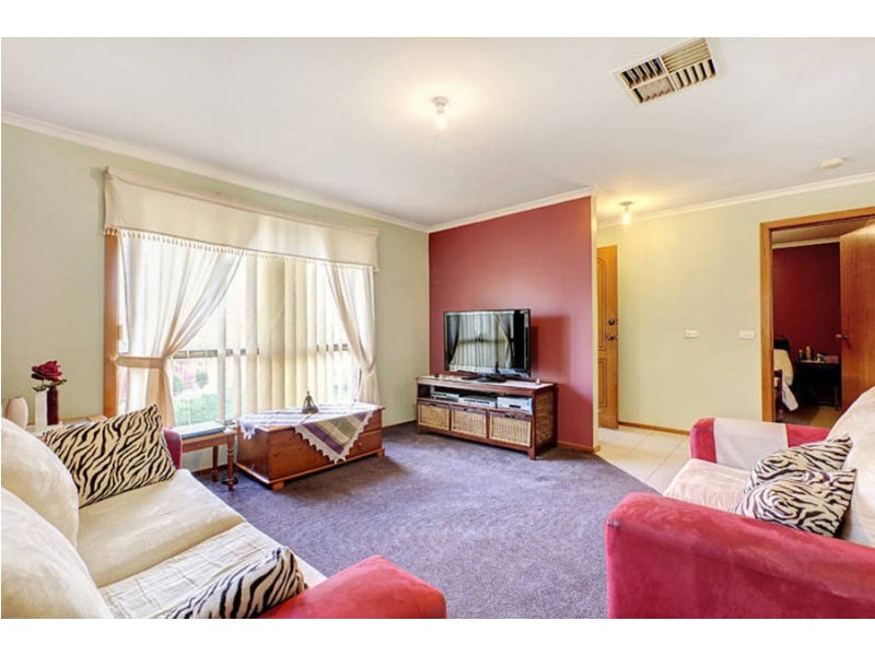 1/15 Dakara Court, Meadow Heights VIC 3048