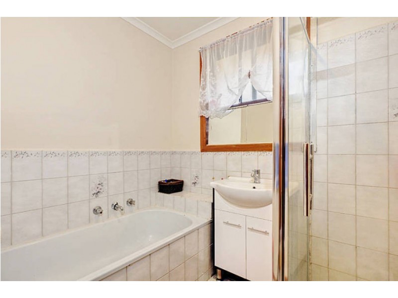 1/15 Dakara Court, Meadow Heights VIC 3048