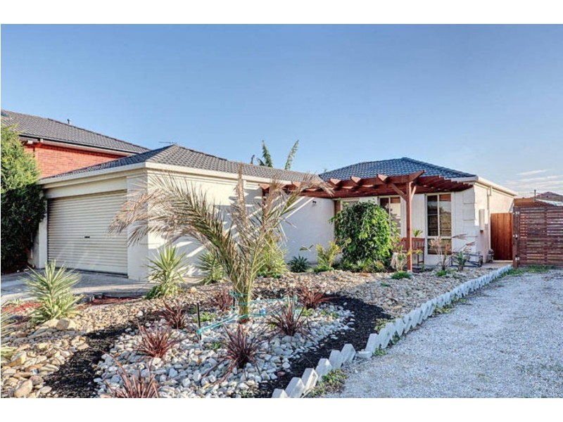13 Hammond Place, Roxburgh Park VIC 3064