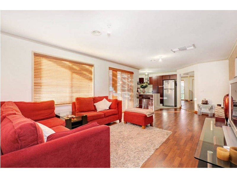 13 Hammond Place, Roxburgh Park VIC 3064