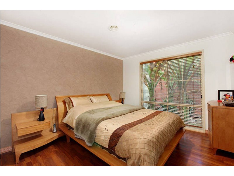 13 Hammond Place, Roxburgh Park VIC 3064