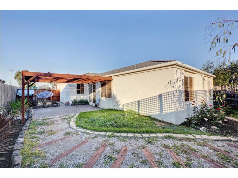 13 Hammond Place, Roxburgh Park VIC 3064