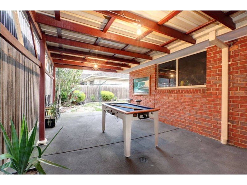 8 Lynx Avenue, Roxburgh Park VIC 3064