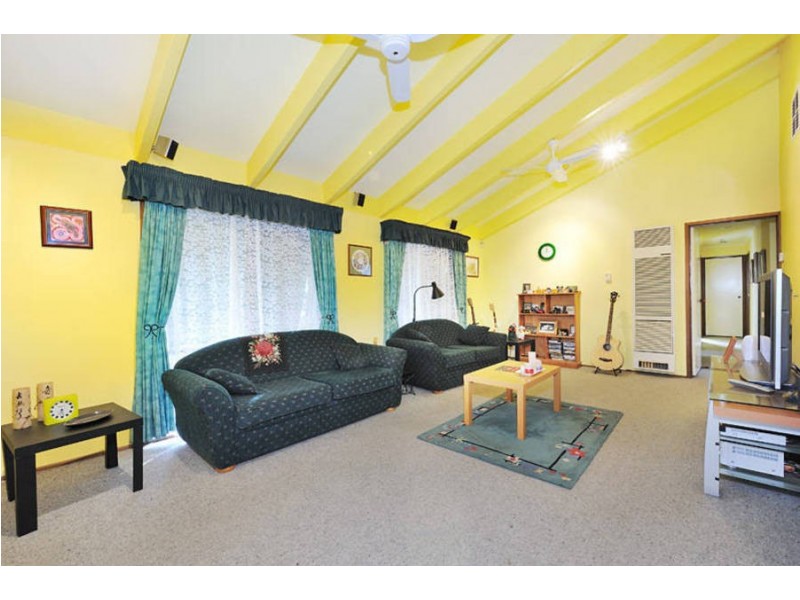 13 Thistle Court, Meadow Heights VIC 3048