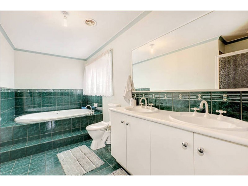 1 Hopkins Way, Meadow Heights VIC 3048