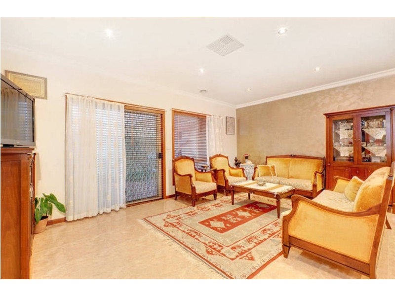 26 Colchester Circuit, Roxburgh Park VIC 3064