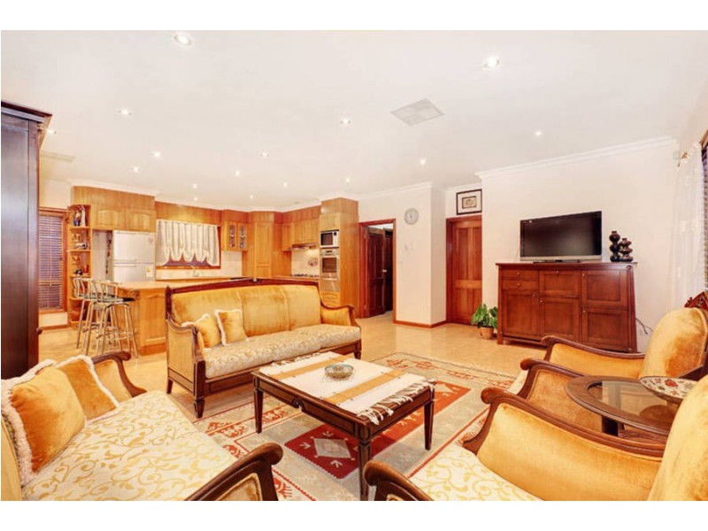 26 Colchester Circuit, Roxburgh Park VIC 3064