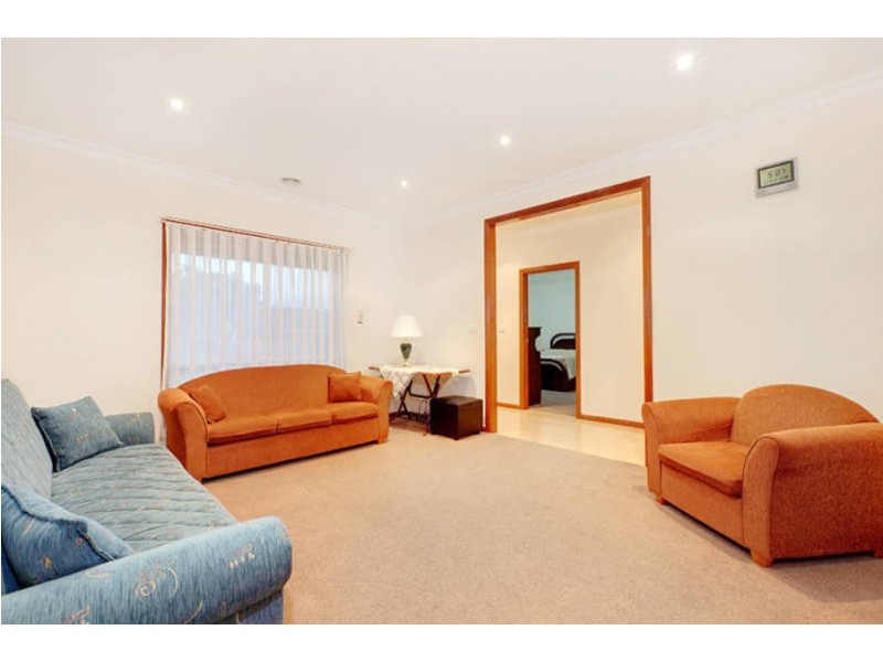 26 Colchester Circuit, Roxburgh Park VIC 3064