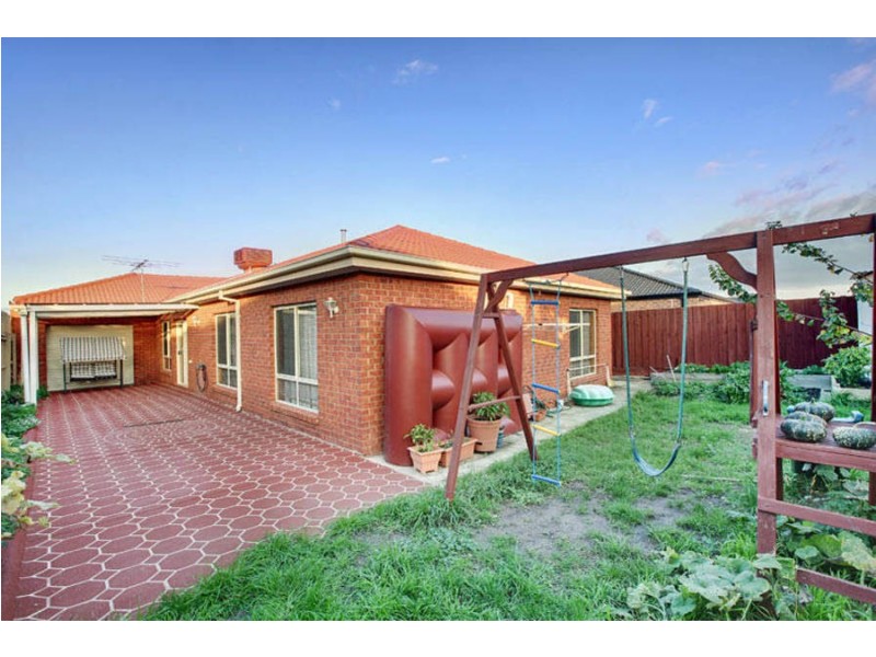 26 Colchester Circuit, Roxburgh Park VIC 3064