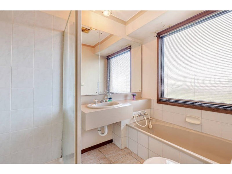 11 Amstel Court, Meadow Heights VIC 3048