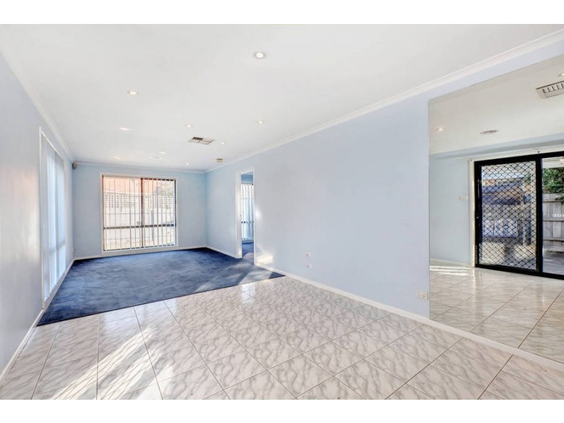 12 Shearer Place, Roxburgh Park VIC 3064