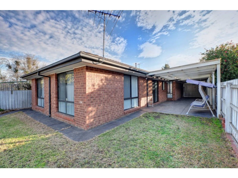 12 Shearer Place, Roxburgh Park VIC 3064