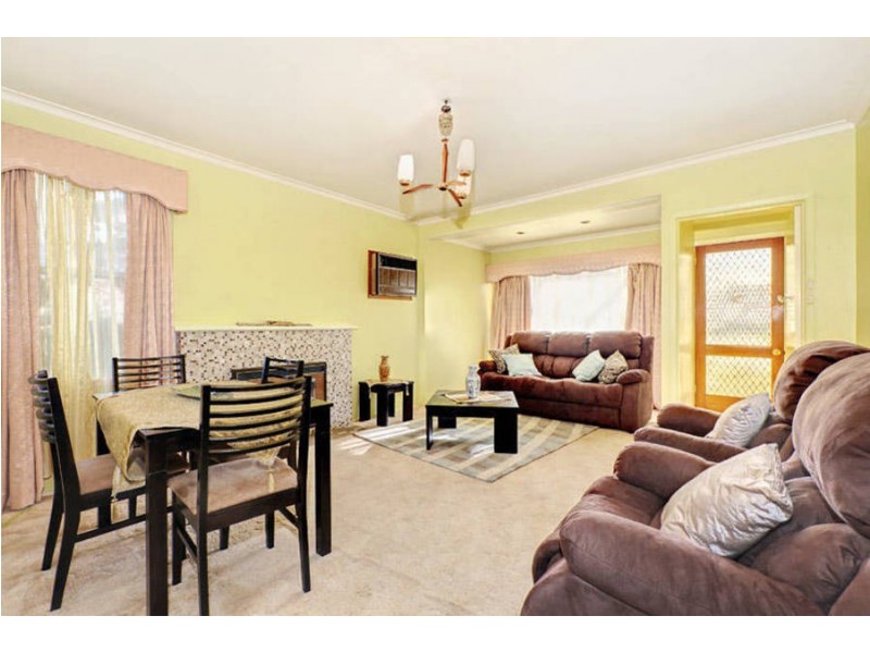 16 Rosedale Crescent, Dallas VIC 3047