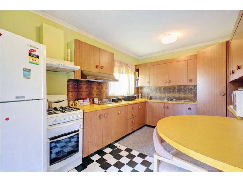 16 Rosedale Crescent, Dallas VIC 3047