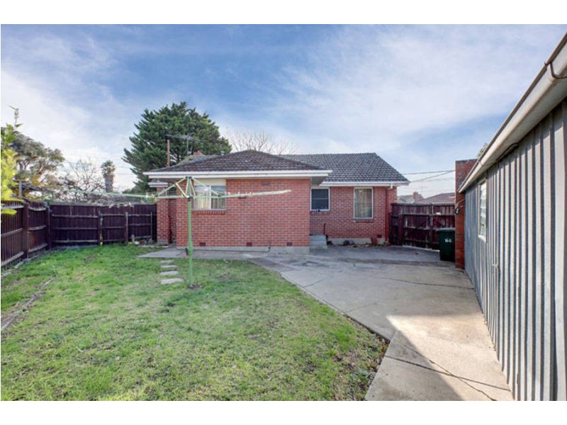 16 Rosedale Crescent, Dallas VIC 3047