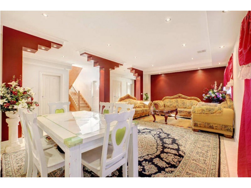 8 Pinelea Court, Roxburgh Park VIC 3064