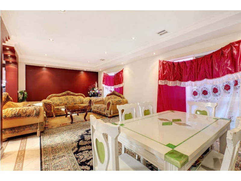 8 Pinelea Court, Roxburgh Park VIC 3064