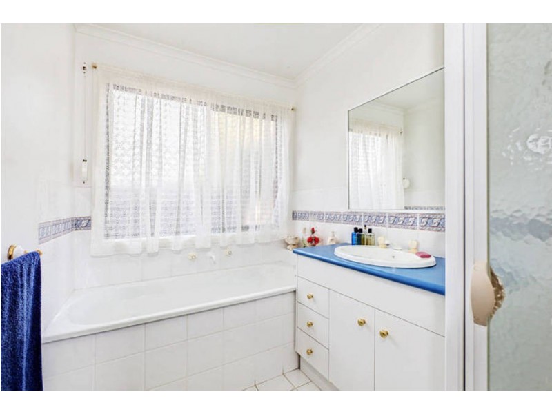 15 Cashmore Place, Roxburgh Park VIC 3064