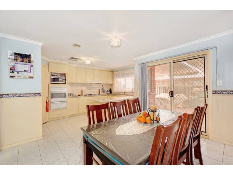 26 Mc Connell Crescent, Roxburgh Park VIC 3064