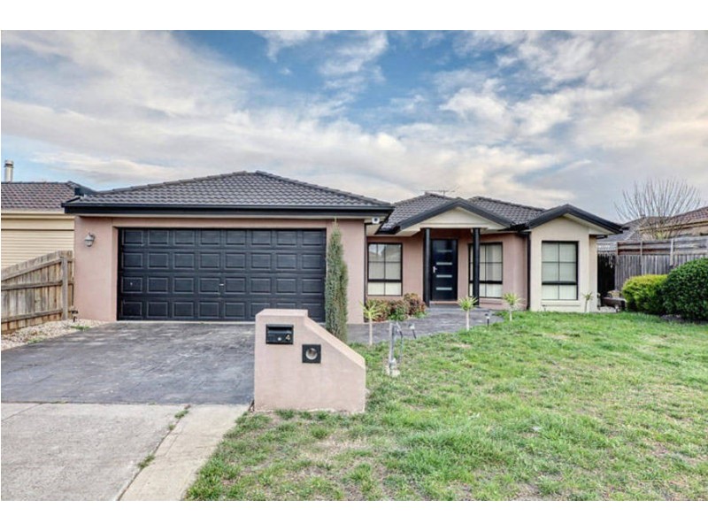 4 Stead Street, Roxburgh Park VIC 3064