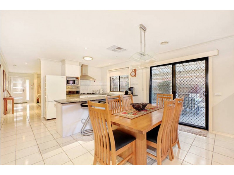 4 Stead Street, Roxburgh Park VIC 3064