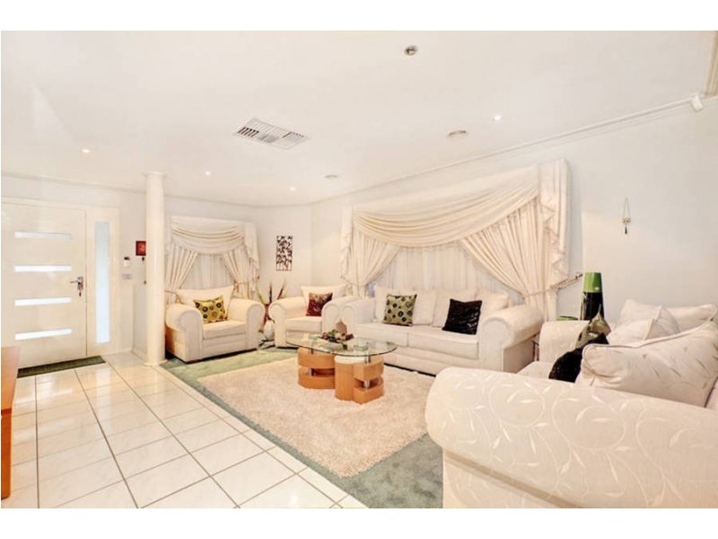 4 Stead Street, Roxburgh Park VIC 3064