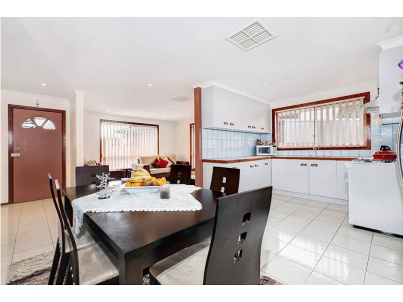 2/16 Brodie Court, Meadow Heights VIC 3048