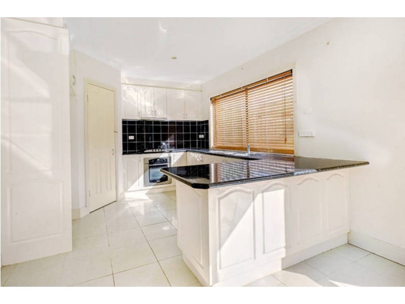 4 Orlando Drive, Roxburgh Park VIC 3064