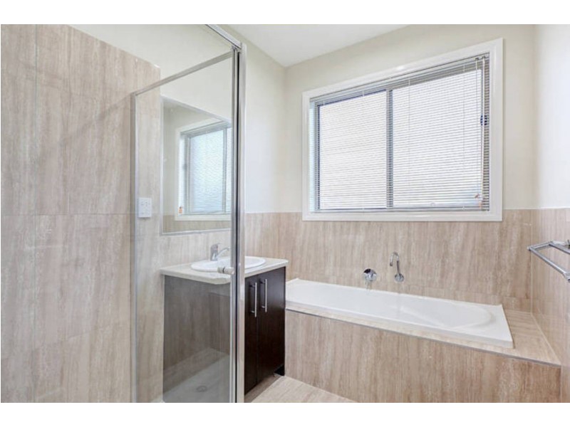 1 Cleveland Drive, Craigieburn VIC 3064