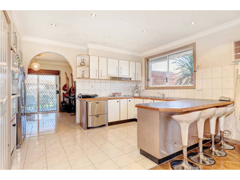 16 Amarina Close, Meadow Heights VIC 3048
