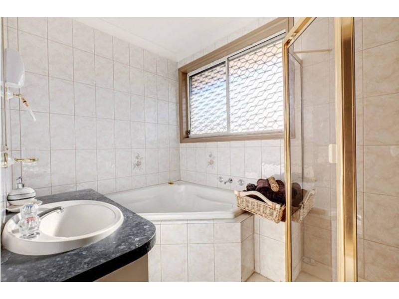 16 Amarina Close, Meadow Heights VIC 3048