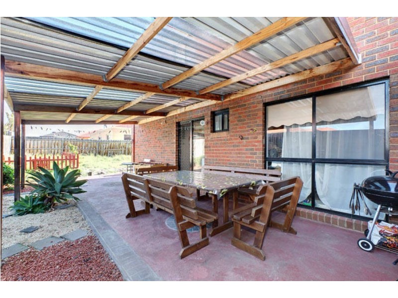 3 Colchester Circuit, Roxburgh Park VIC 3064