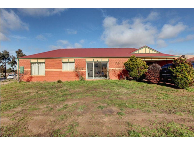 41 St Clair Boulevard, Roxburgh Park VIC 3064